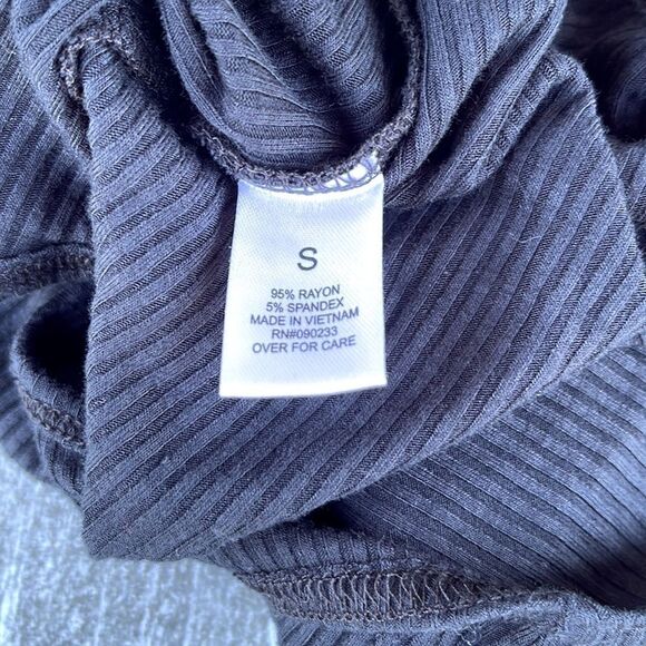 PAC‎ Sun Camisole. Ribbed Black. Size Small. - Picture 4 of 4
